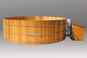 Schaffelpool aus Lärche mit Schwimmbad Technik